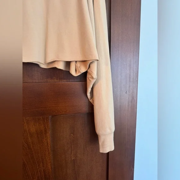 Alo yoga double take women's pullover size medium tan gently worn - Picture 3 of 10